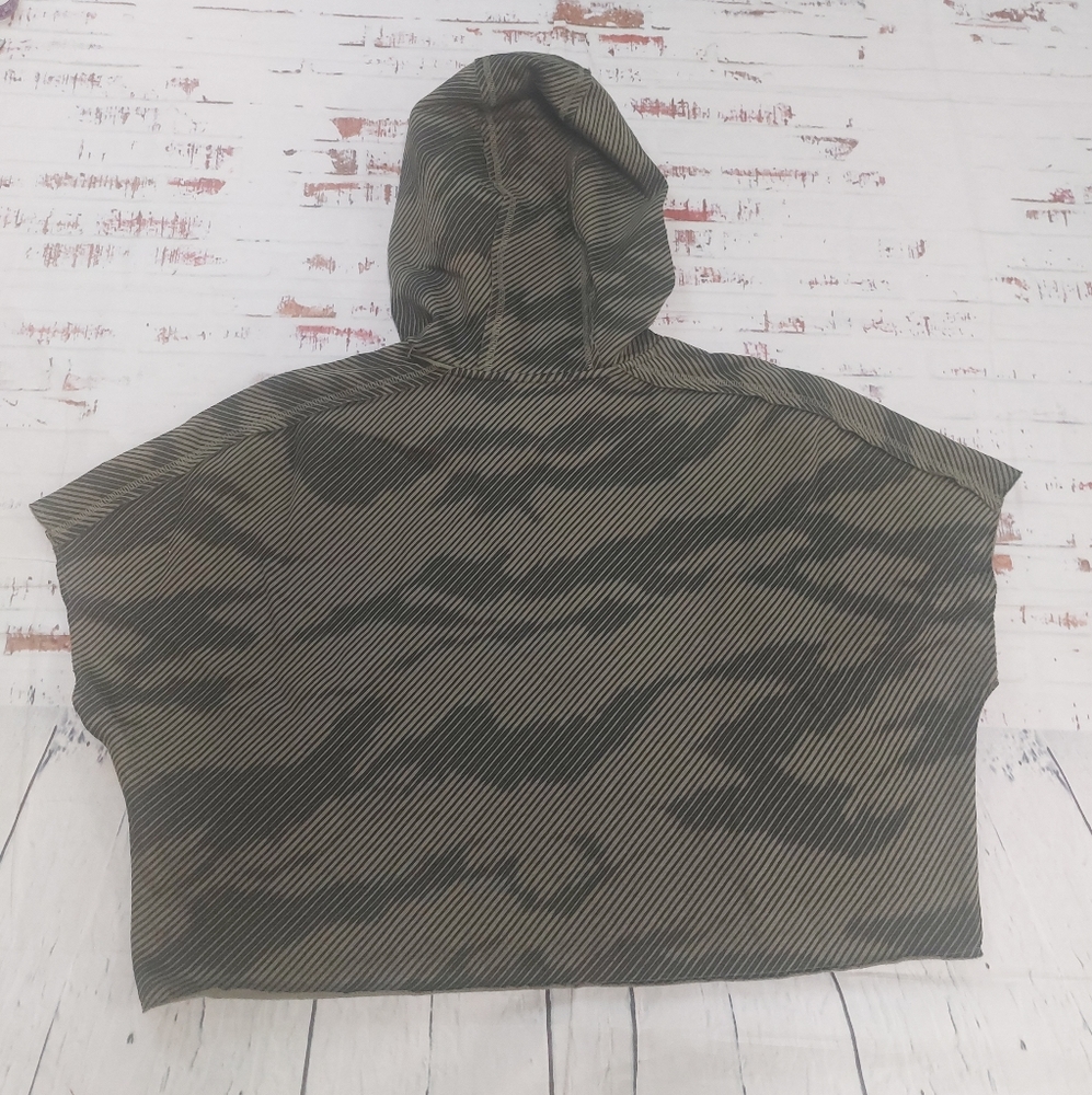 Under armour project rock SS print cropped hoodie - Picture 4 of 5